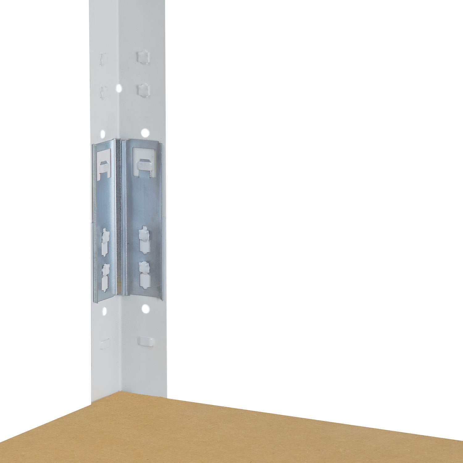 Verbinder zwischen Standelementen ermöglichen Regale größer als 115cm